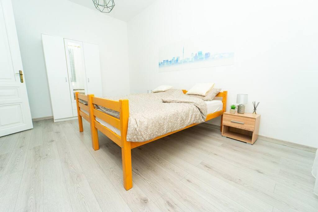 Apartment Beautiful 1bdr In Center